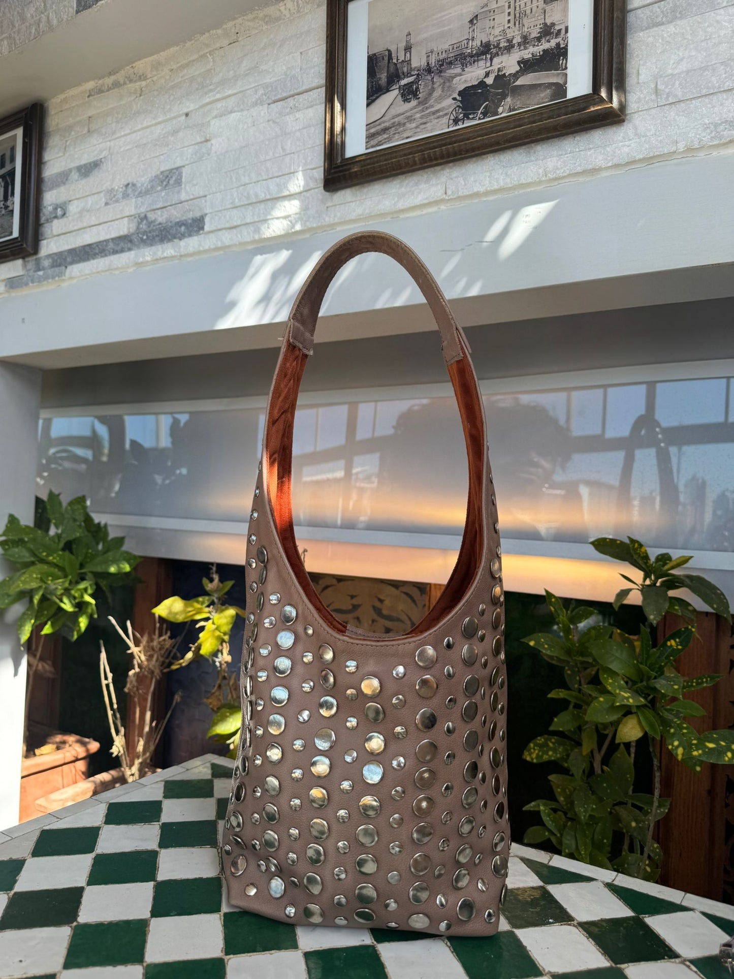 IONA Cuir - Le sac signature audacieux